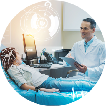 Dziewczynka z założonym czepkiem do EEG podczas badania QEEG w gabinecie lekarskim.